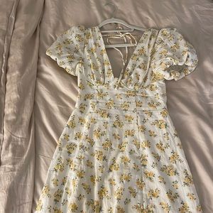Astr Lovegrove mini dress white with yellow flowers